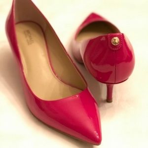Michael Kors Flex Kitten Fuschia pumps